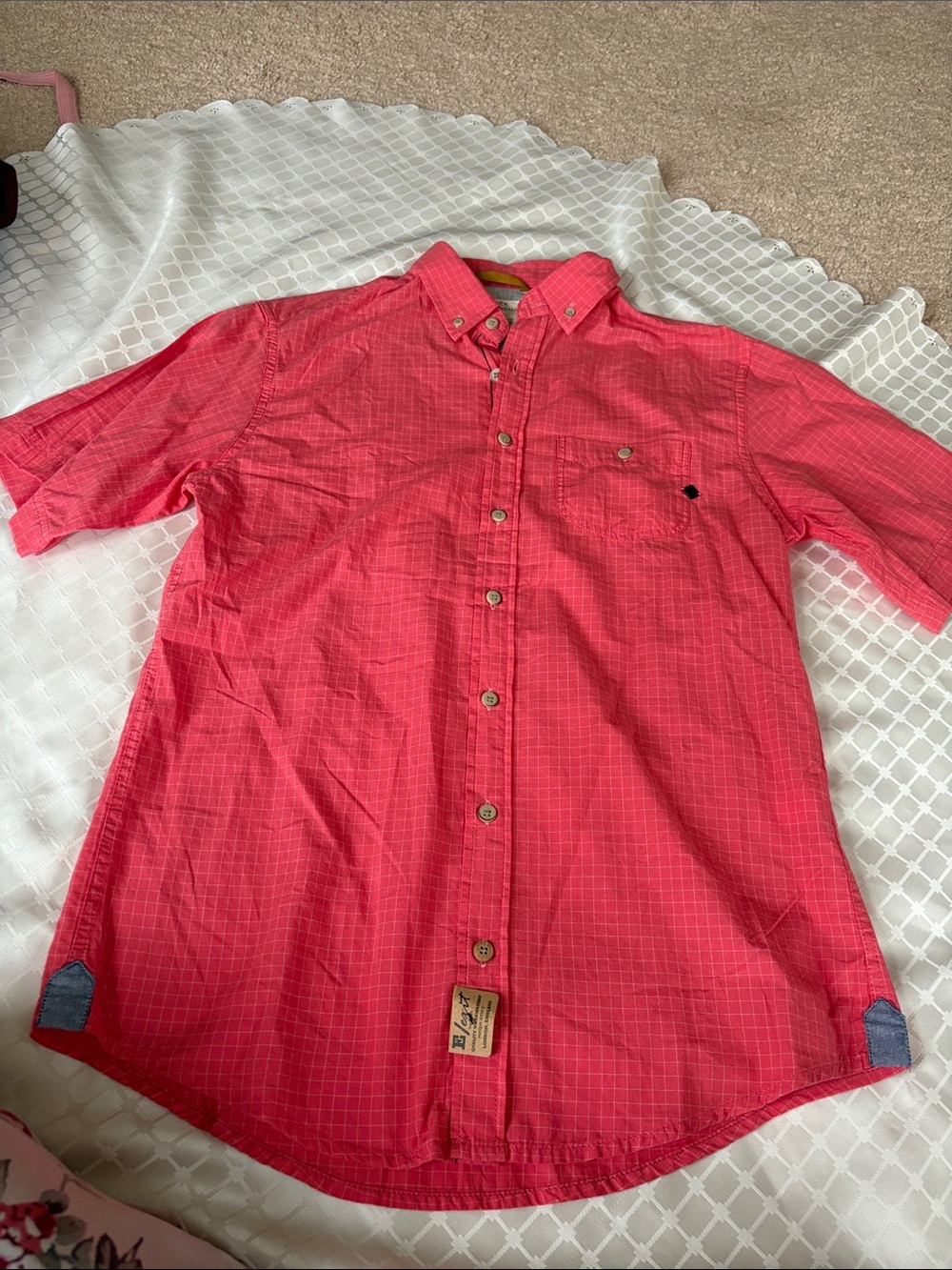 Casual Short-Sleeve Button-Down Shirt in Coral Red